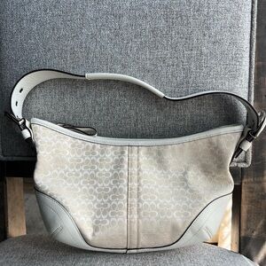 Coach - Authentic - EUC - East West Bag - White - Vintage